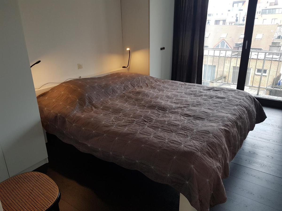 Modern appartement met frontaal zeezicht en privé parking Knokke-Heist Exterior foto