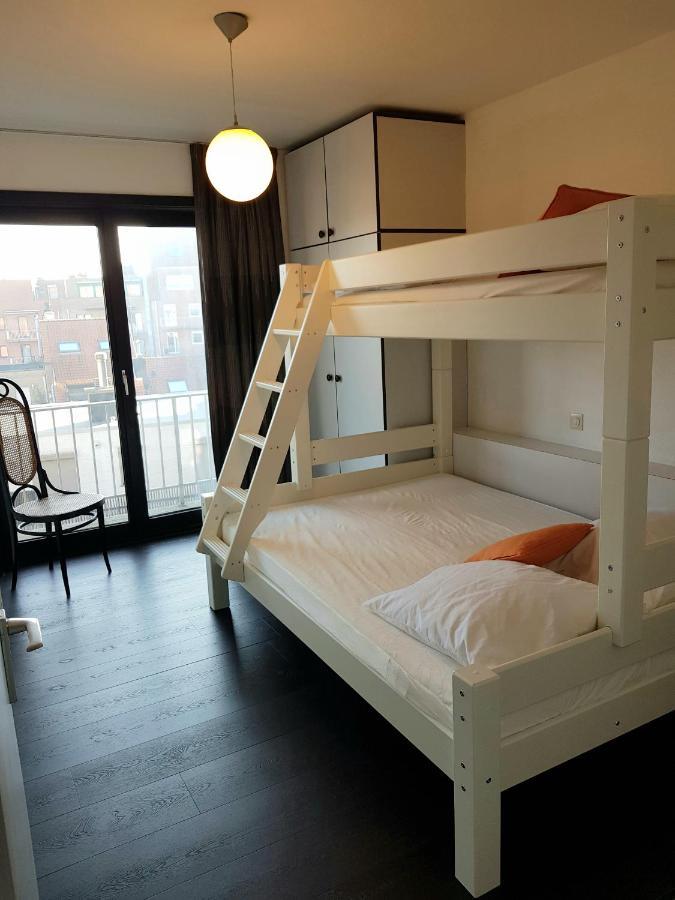 Modern appartement met frontaal zeezicht en privé parking Knokke-Heist Exterior foto